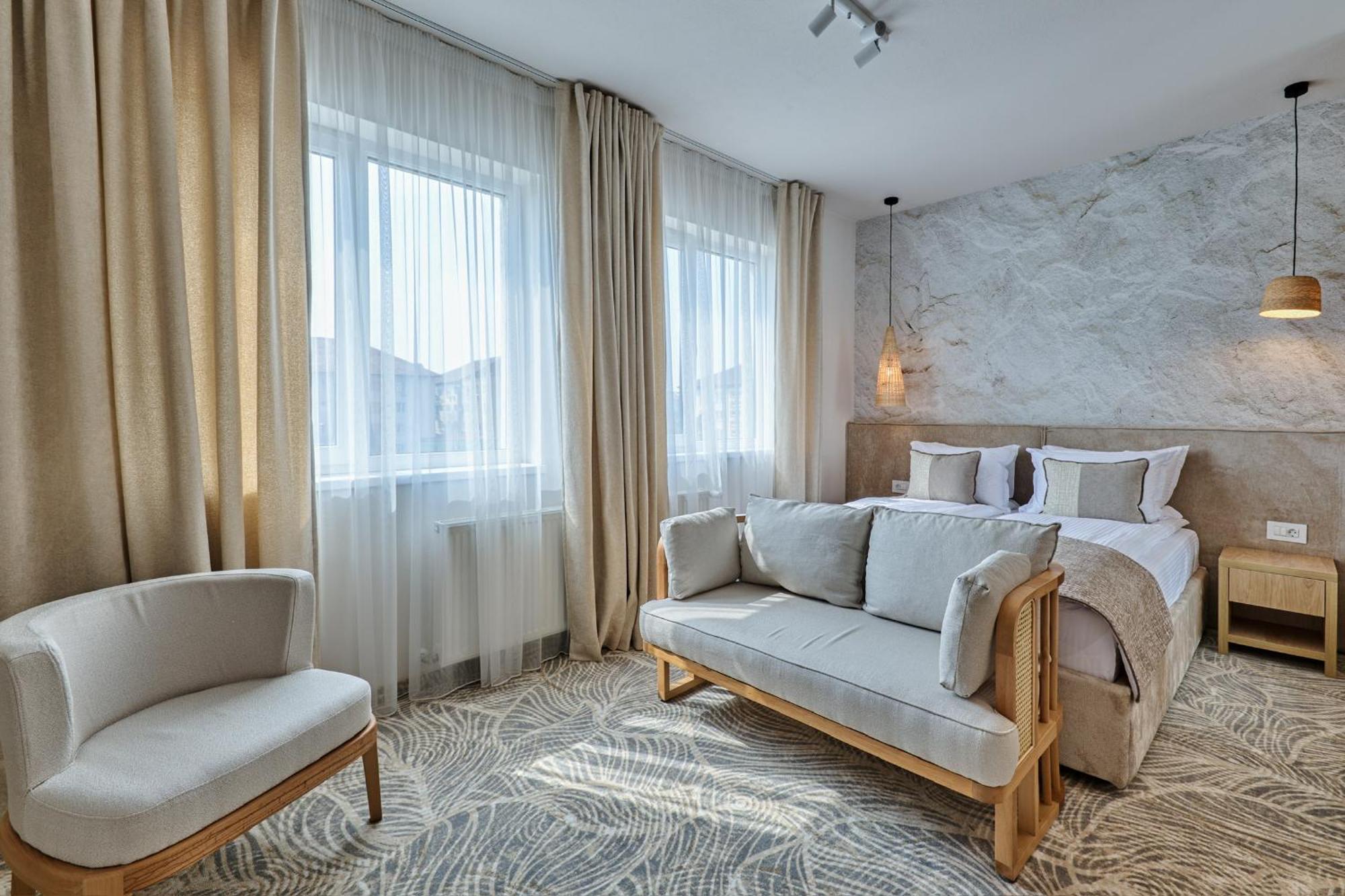 Hotel Serenity Τιμισοάρα Εξωτερικό φωτογραφία