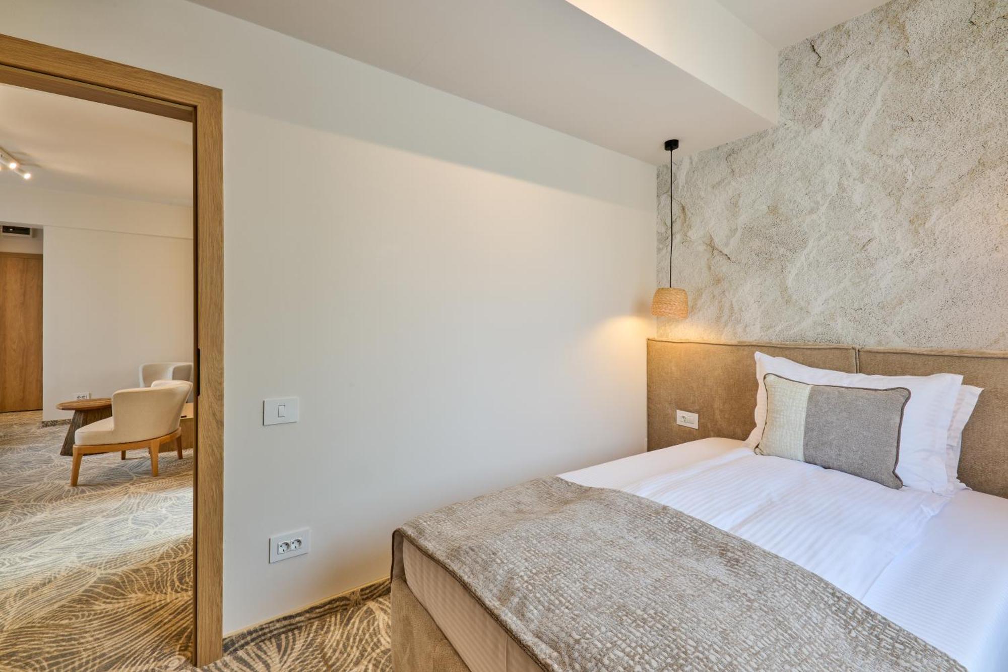 Hotel Serenity Τιμισοάρα Εξωτερικό φωτογραφία